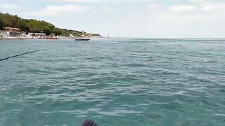 Кабардинка ловля на морского червя у берега