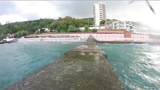 Агой - развлекалка с волнореза на Чёрном море, август 2020