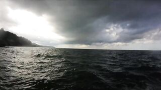 Агой - развлекалка с волнореза на Чёрном море, август 2020