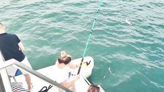 Адлер - морская рыбалка и купание в открытом море. Сочи, берег - насыщенный день