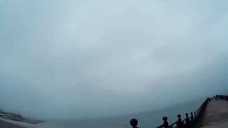 Нижняя Имеретинская бухта смариды и окунь у берега