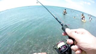 Анапа Сукко рыбалка у берега клюёт на каждом забросе