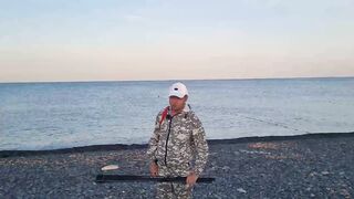 Анапа Сукко рыбалка у берега клюёт на каждом забросе