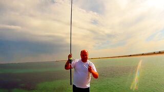 Черноморский район ловля саргана на бомбарду у берега