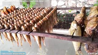 Мисхор утро рыбалка и копчёная рыбка у берега