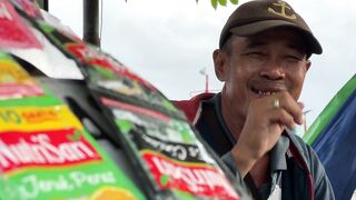 Benoa Harbour Бали туна на причале кто как ловит и когда идёт ход