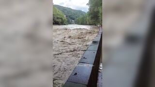 Хоста - река поднялась сильно, заметка