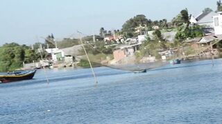 Phan Thiet — ловля на пластиковую бутылку, рыбалка на реке