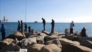 Лимасол 17.01.2019: вечер, огни и рыбалка на набережной