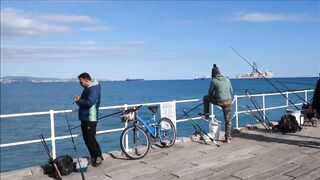 Лимасол 17.01.2019: вечер, огни и рыбалка на набережной