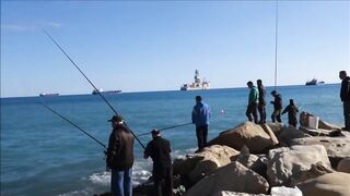 Лимасол 17.01.2019: вечер, огни и рыбалка на набережной