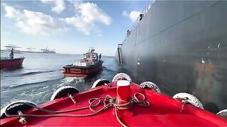 Suez Canal — смена экипажа и рыбалка на течении что по снастям?