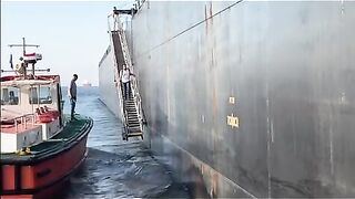 Suez Canal — смена экипажа и рыбалка на течении что по снастям?