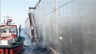 Suez Canal — смена экипажа и рыбалка на течении что по снастям?