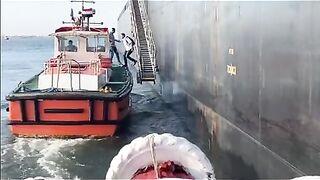 Suez Canal — смена экипажа и рыбалка на течении что по снастям?