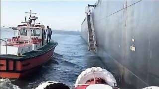 Suez Canal — смена экипажа и рыбалка на течении что по снастям?