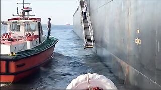 Suez Canal — смена экипажа и рыбалка на течении что по снастям?