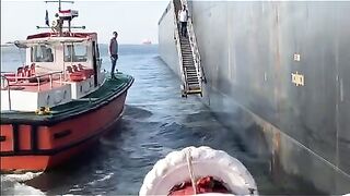 Suez Canal — смена экипажа и рыбалка на течении что по снастям?