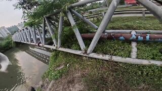 Tarpon на Bulan морская рыбалка в Kota Kinabalu ночью под светом мостков