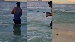 Мексика морская рыбалка на Playa del Carmen с берега без глубокой оснастки