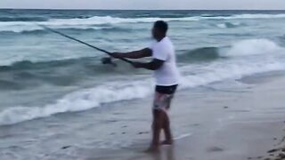 Playa del Carmen, выход без лодки — рыбалка по волне и свалам