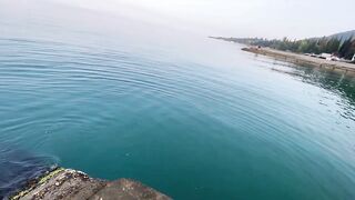 Утренняя рыбалка в Новом Афоне лёгкий микроджиг на чистой воде