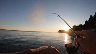 Вечёрка в Новом Афоне рокфишинг на микроджиг у волнорезов