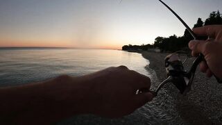 Вечёрка в Новом Афоне рокфишинг на микроджиг у волнорезов