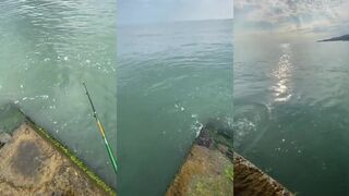 Сентябрьский Новый Афон - морская рыбалка на пирсе при лёгкой волне