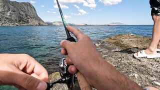 Новый Свет днём и ночью: морская рыбалка на скалах и в бухте