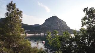 Новый Свет и пещера Фиделя морская рыбалка у скал в штиль