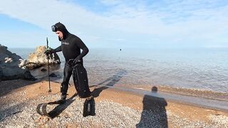 Керчь осенью: подводная охота и рыбалка на рынке свежего улова