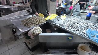 Керчь осенью: подводная охота и рыбалка на рынке свежего улова