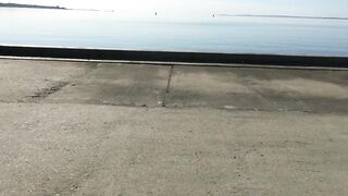 Набережная Керчи морская рыбалка в Керчи на вечерней струе