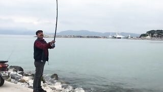 Морская рыбалка в Kuşadası - лучшие точки для берега и лодки