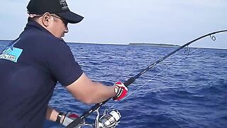 Noonu Atoll январь 2012 рыбалка по GT в тихое окно между ветрами