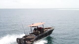 Naifaru Dhooni Ayya и лодки дхони у пирса где ловят по утрам?