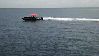 Naifaru Dhooni Ayya и лодки дхони у пирса где ловят по утрам?