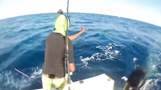 Gan Addu морская рыбалка в Адду на троллинг и спор рыбака с ветром