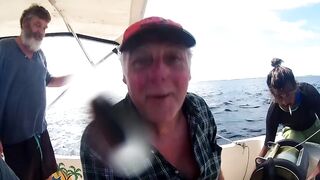 Gan Addu морская рыбалка в Адду на троллинг и спор рыбака с ветром