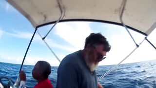 Gan Addu морская рыбалка в Адду на троллинг и спор рыбака с ветром