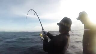 GT Lhaviyani Atoll - поппинг по свалу и тяжелая выкачка на короткой волне