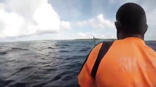 GT Lhaviyani Atoll - поппинг по свалу и тяжелая выкачка на короткой волне