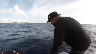 GT Lhaviyani Atoll - поппинг по свалу и тяжелая выкачка на короткой волне