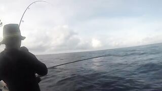 GT Lhaviyani Atoll - поппинг по свалу и тяжелая выкачка на короткой волне