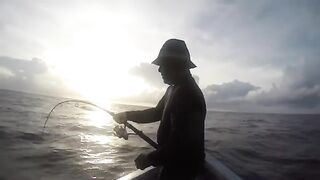 GT Lhaviyani Atoll - поппинг по свалу и тяжелая выкачка на короткой волне