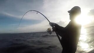 GT Lhaviyani Atoll - поппинг по свалу и тяжелая выкачка на короткой волне