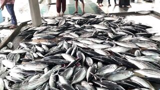Фувамула рыбный рынок и цены, что берут местные для ухи