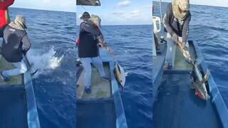 Fuvahmulah желтопёрый тунец и свечи на вываживании у пасса