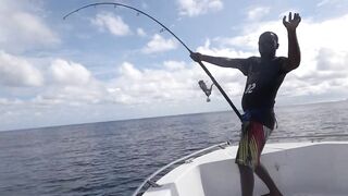 Gaafu Dhaalu экспедиция морская рыбалка на GT 41.5 кг и команда капитана